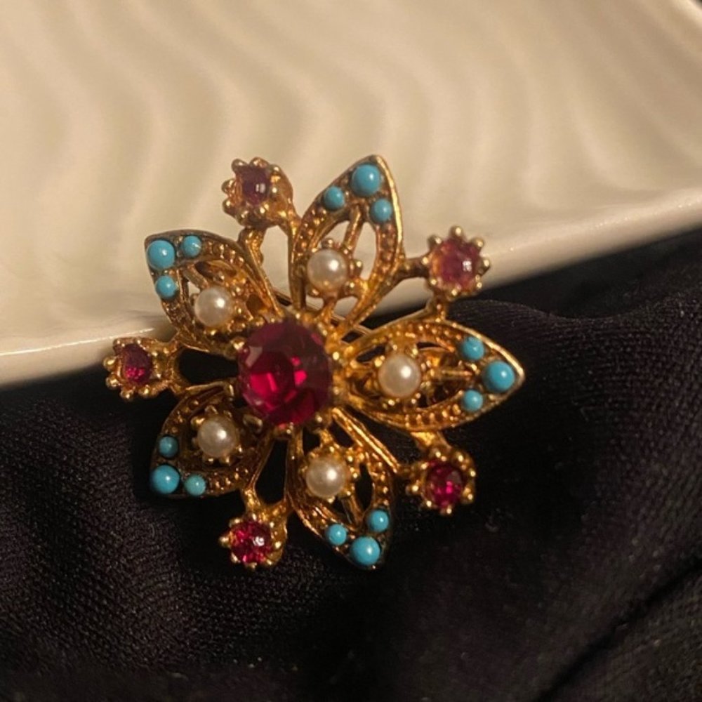 Decorative Brooch with turquoise